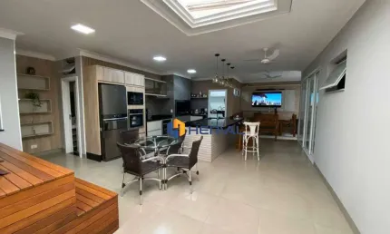 Casa com 3 quartos à venda, 228 m² por R$ 1.750.000 - Parque da Gávea - Maringá/PR