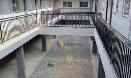 Prédio com 15  Kitnets, 2 salas comerciais e 16 garagens