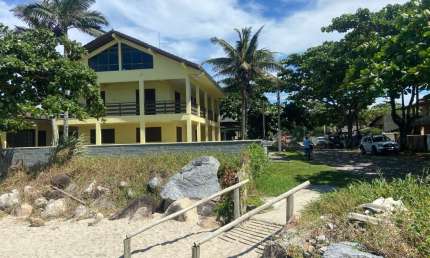 Casa à venda na Avenida Dom Henrique II, Paese, Itapoá
