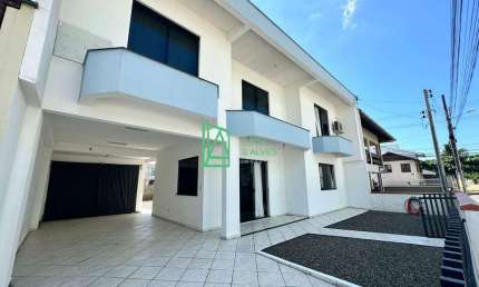 Casa para locação, com 2 suítes próximo da praia, GRAVATÁ, NAVEGANTES - SC