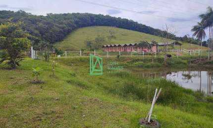 Sítio à venda, com 130.000m  em BALNEARIO PICARRAS - SC com amplo espaço de área de lazer.