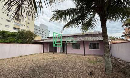 Casa à venda, 400 metros da praia, 4 Quartos, Gravatá, NAVEGANTES - SC