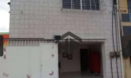 Casa com 5 Quartos, localizada no Monteiro - Recife/PE. À Venda