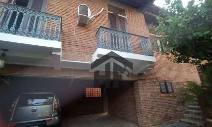 Casa de 350m², com 2 pavimentos e 04 quartos, localizada no Poço da Panela, Recife - Pernambuco.
