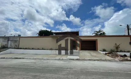 Casa Comercial ou Residencial de 450m² para alugar, localizada em Piedade, localizada em Piedade, Jaboatão dos Guararapes - Pernambuco.