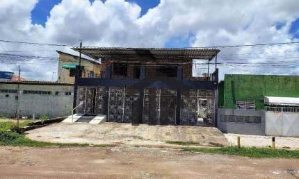 Casa de 2 pavimentos, 272m² construída, com 4 quartos, localizada em Afogados, Recife - Pernambuco.