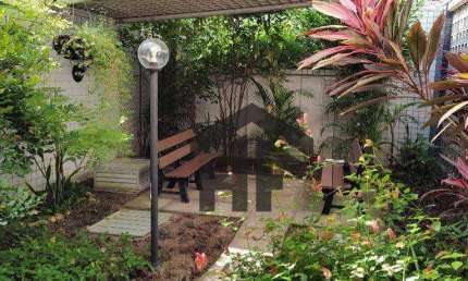Casa Comercial para alugar ou vender, com 9 salas, localizada em Casa Forte, Recife - Pernambuco