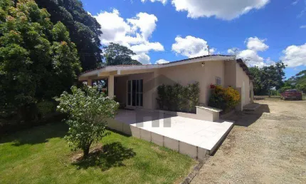 Casa com 3 quartos à venda, 210m², localizada em Aldeia, Camaragibe - Pernambuco.