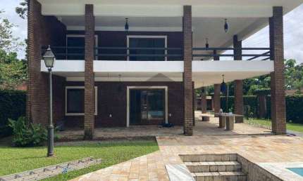 Casa de 270m² para alugar ou vender, com 5 quartos (2 suítes), localizada em Aldeia, Camaragibe - Pernambuco.