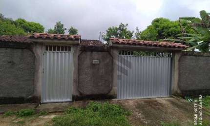 Casa residencial ou comercial no terreno de 425m², localizada em Cosme e Damião, Camaragibe - Pernambuco.