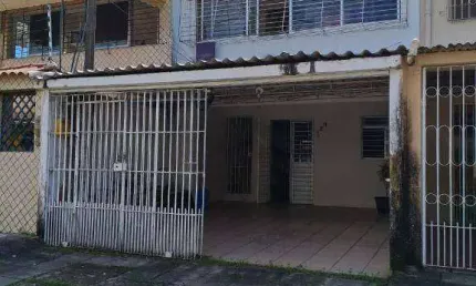 Casa de  140m² à venda , com 3 quartos ( 1 suíte) localizada em Jardim São Paulo, Recife - Pernambuco.