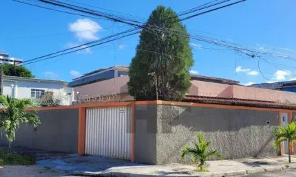 Casa de 190m² à venda, com 4 quartos (2 suítes), localizada em Casa Caiada, Olinda - Pernambuco.