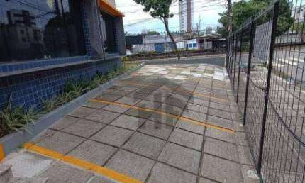Prédio Comercial de 320m² para alugar ou vender, com 2 pavimentos, Localizado no Prado, Recife - Pernambuco.