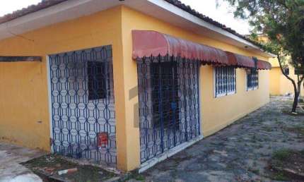 Casa Comercial ou Residencial de 223,52m², com 3 quartos (1 suíte), localizada Jiquiá, Recife - Pernambuco.