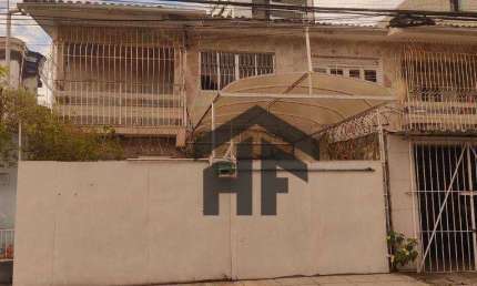Casa de 160m² à venda, com 05 quartos, localizada em Candeias, Jaboatão dos Guararapes, Pernambuco.