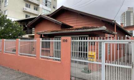 Casa com 3 quartos à venda na Rua Duque de Caxias, 100, Vila Operária, Itajaí por R$ 1.600.000