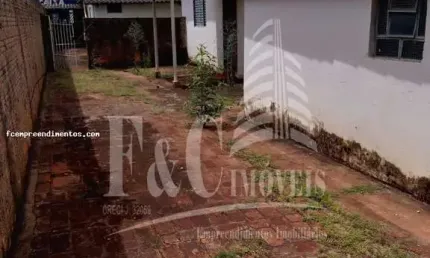 Casa para Venda em Iracemápolis, Centro, 2 dormitórios, 1 banheiro, 2 vagas