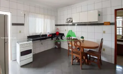 Casa para Venda em Limeira, Jardim Adélia Cavicchia Grotta, 2 dormitórios, 1 suíte, 1 banheiro, 2 vagas