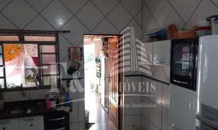 Sobrado para Venda em Limeira, Parque Hippolyto, 5 dormitórios, 1 suíte, 2 banheiros, 4 vagas