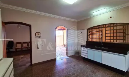 Casa para Venda em Limeira, Centro, 4 dormitórios, 2 suítes, 2 banheiros, 4 vagas