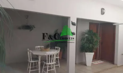 Casa / Sobrado para Venda em Limeira, Vila Queiroz, 3 dormitórios, 1 suíte, 2 banheiros, 4 vagas