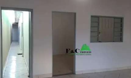 Casa para Venda em Leme, Jardim Serelepe, 2 dormitórios, 1 banheiro, 2 vagas