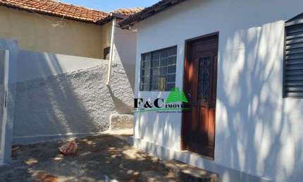 Casa para Locação em Limeira, Vila Queiroz, 2 dormitórios, 1 banheiro, 4 vagas