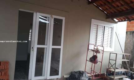 Sobrado para Venda em Limeira, Parque Residencial Abílio Pedro, 5 dormitórios, 2 banheiros, 1 vaga