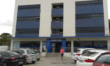 Aluga-se Sala Comercial c/ 80,00 m2  1º andar R$ 2.200,00 + Taxas.