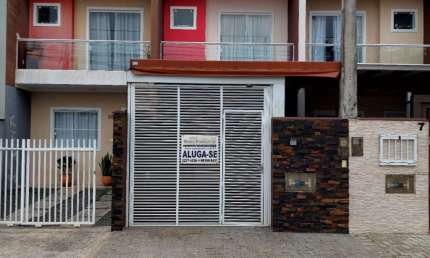Casa com 3 quartos para alugar na Rua México, 58, Floresta, Joinville
