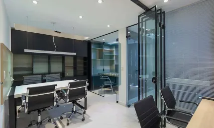 Sala 100% mobiliada no 19º andar com 1 vaga de garagem &#8211; Centro