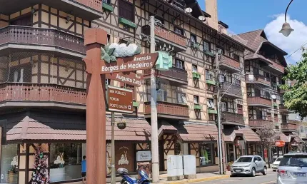 Apartamento à venda, 30m da rua Coberta no coração de Gramado..
