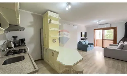 Apartamento compacto, 2 minutos da rua coberta, com alta rentabilidade em locação temporada.