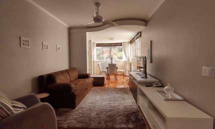 Apartamento 1 dormitório mobiliado, com infraestrutura completa a 2 minutos da Rua Coberta.
