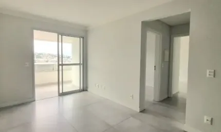 Apartamento com 2 quartos sendo 1 suíte no Kobrasol