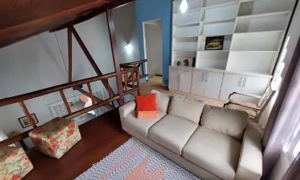 Casa de 246m² com 3 quartos sendo 1 suíte nos Ingleses