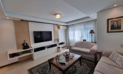 Apartamento de 152m² com 3 quartos sendo 1 suíte na Agronômica