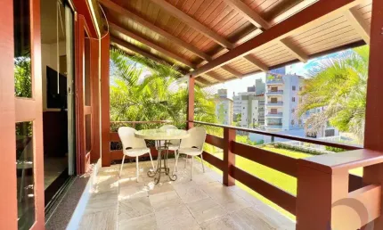 Casa Residencial com 4 quartos sendo 2 suítes no bairro Itaguaçú