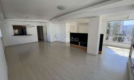 Apartamento de 140m² com 3 quartos sendo 1 suíte no Centro