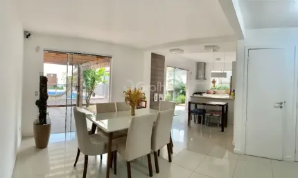 Casa Residencial de 233m² com 4 quartos no Estreito