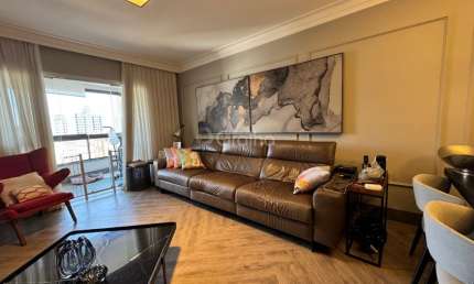 Apartamento de 137m² com 4 quartos sendo 2 suítes no Centro