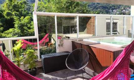 Apartamento de 139m³ com 3 quartos sendo 1 suíte em Saco Grande