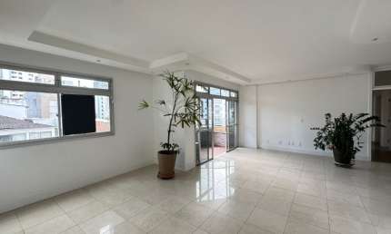 Apartamento de 337 m² com 4 quartos sendo 2 suítes no Centro