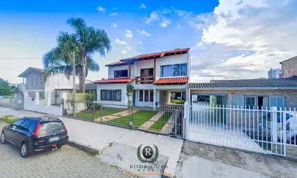 Casa com 3 quartos à venda na Rua élcio Lima, Centro, Torres