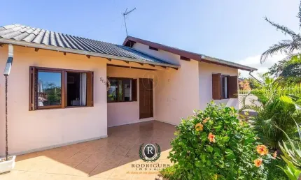 Casa com 3 quartos para alugar na Rua Cachoeira Do Sul, Praia Paraíso, Torres