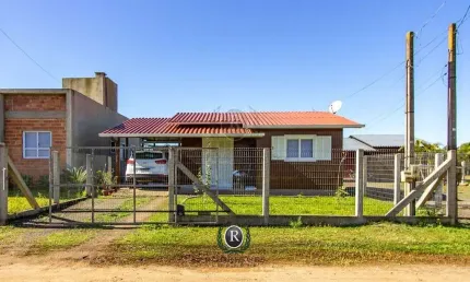 Casa com 2 quartos à venda na Rua Chines, 380, Vila São João, Torres