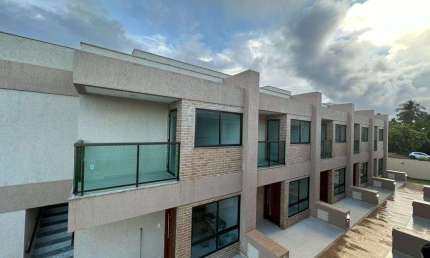 Casa duplex para venda com 2 suítes - Mata de São João - Imbassaí Bahia