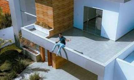 Casa de condomínio para venda tem 270 metros quadrados com 5 quartos