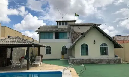 Cód. 361 Ipitanga Casa com 4 suítes e 7 vagas Com Piscina e Vista Mar