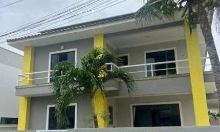 Casa de condomínio para venda tem 340 metros quadrados com 4 quartos